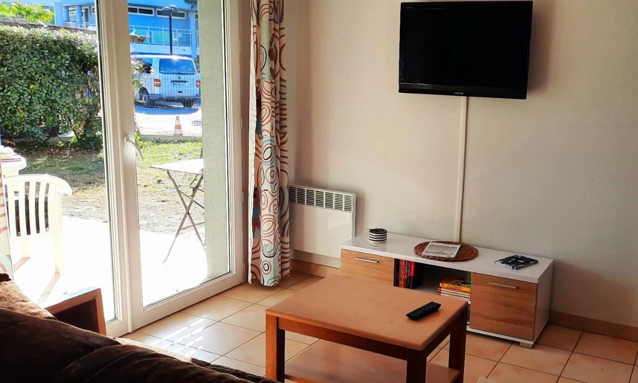Chez Ced Et Laeti, Appartement Prive Avec Jardin Et Terrasse Dans Residence L'Estuaire Muni D'Une Piscine Couverte Et Aire De Jeu, Linge De Lit Et De Salle D'Eau Ainsi Que Tele, Compris Dans Le Tarif Profitez A Fond De Notre Belle Region Le Verdon-sur-Mer Luaran gambar