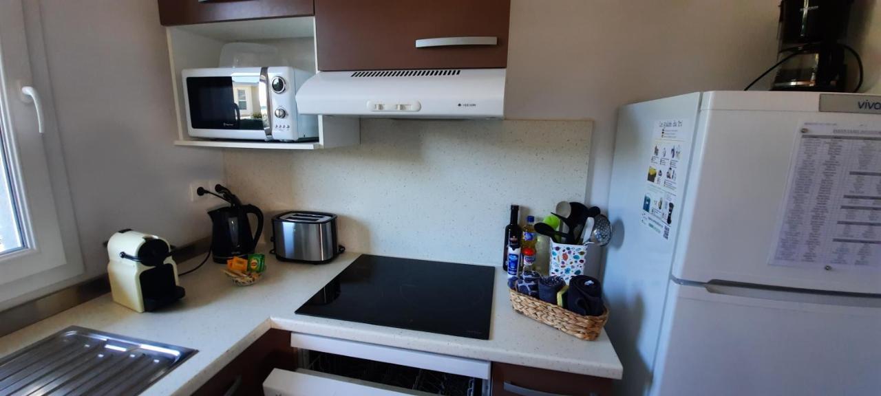 Chez Ced Et Laeti, Appartement Prive Avec Jardin Et Terrasse Dans Residence L'Estuaire Muni D'Une Piscine Couverte Et Aire De Jeu, Linge De Lit Et De Salle D'Eau Ainsi Que Tele, Compris Dans Le Tarif Profitez A Fond De Notre Belle Region Le Verdon-sur-Mer Luaran gambar