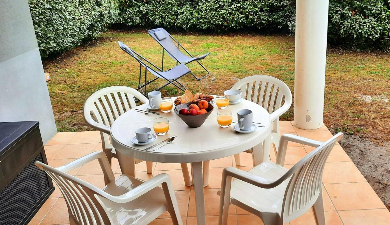 Chez Ced Et Laeti, Appartement Prive Avec Jardin Et Terrasse Dans Residence L'Estuaire Muni D'Une Piscine Couverte Et Aire De Jeu, Linge De Lit Et De Salle D'Eau Ainsi Que Tele, Compris Dans Le Tarif Profitez A Fond De Notre Belle Region Le Verdon-sur-Mer Luaran gambar